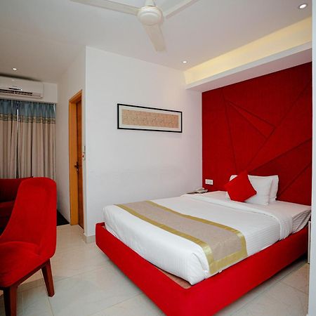 Royal Raj Hotel Rajshahi Buitenkant foto