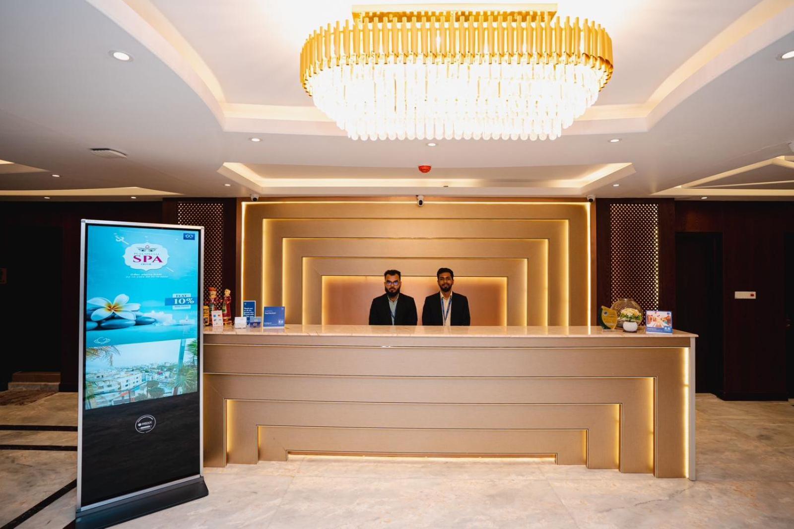 Royal Raj Hotel Rajshahi Buitenkant foto