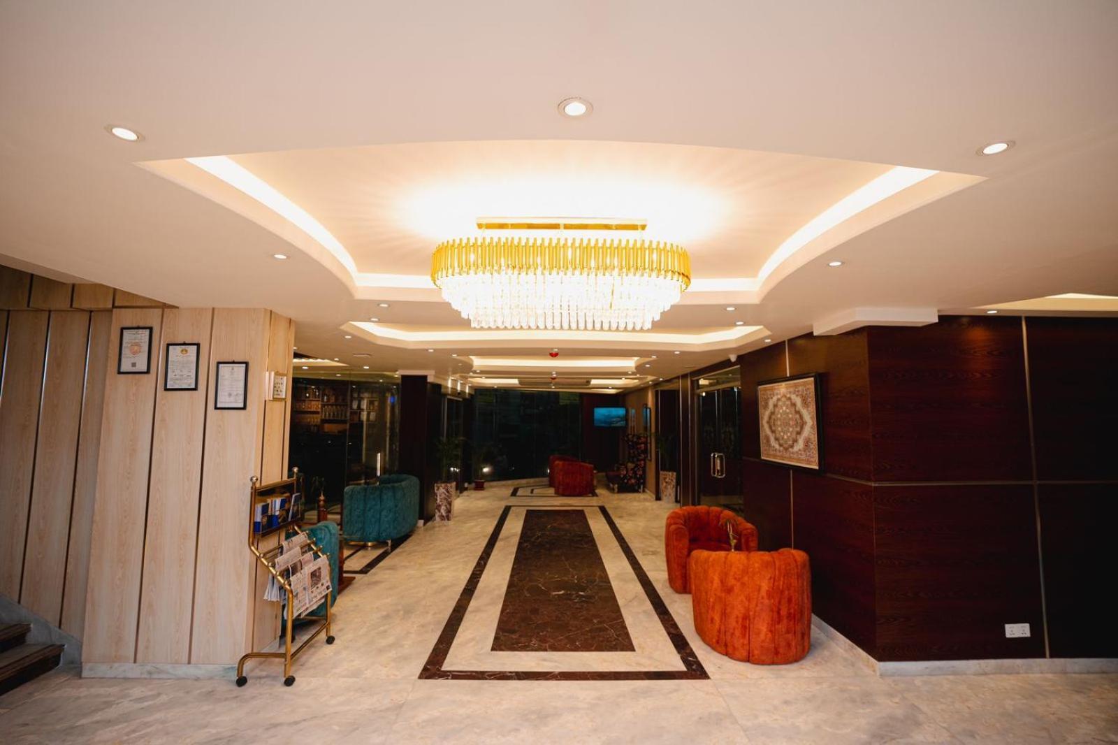 Royal Raj Hotel Rajshahi Buitenkant foto