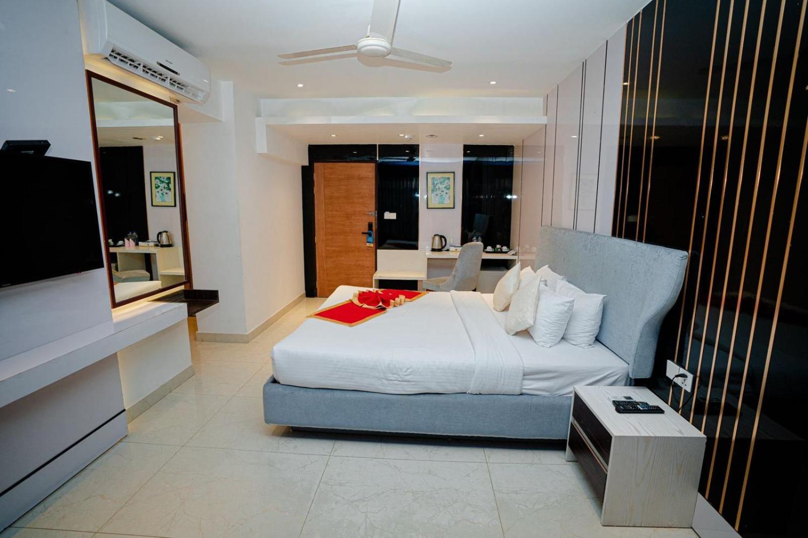 Royal Raj Hotel Rajshahi Buitenkant foto