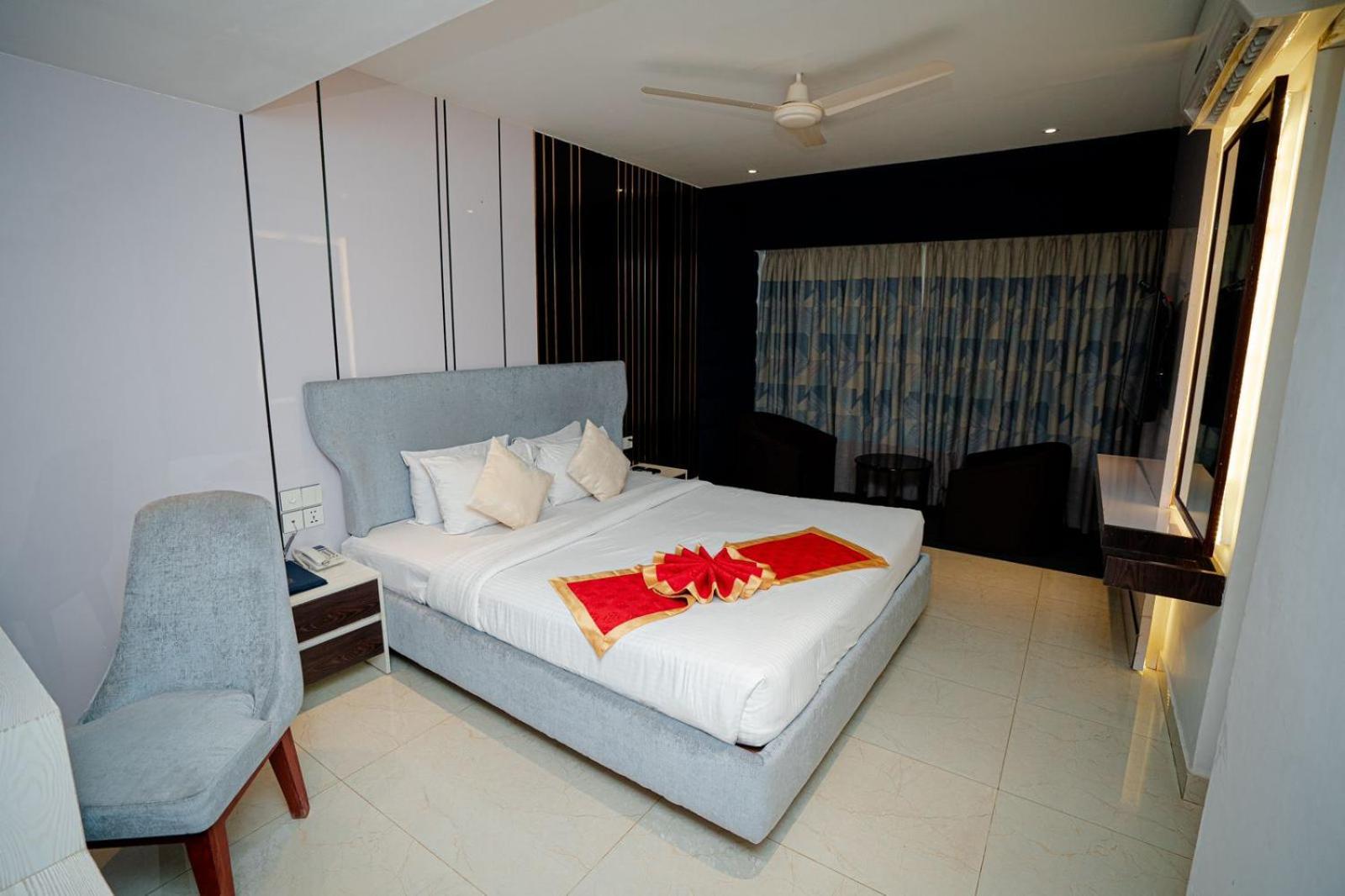 Royal Raj Hotel Rajshahi Buitenkant foto