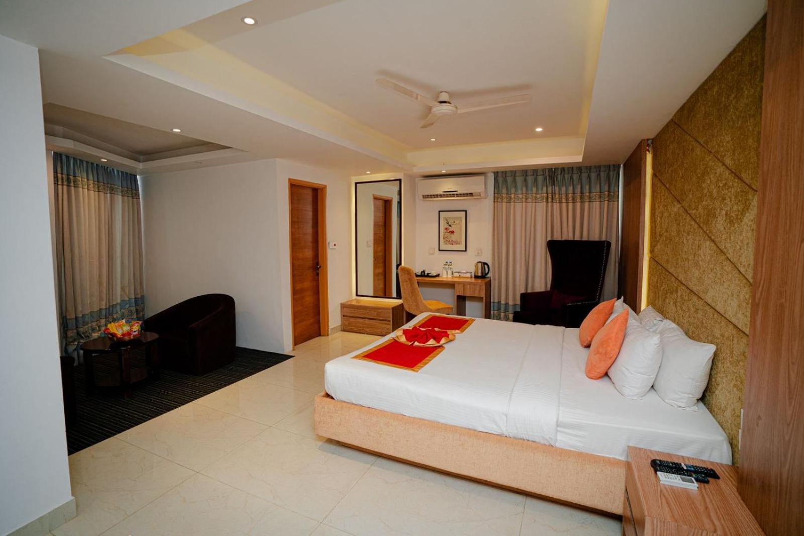 Royal Raj Hotel Rajshahi Buitenkant foto
